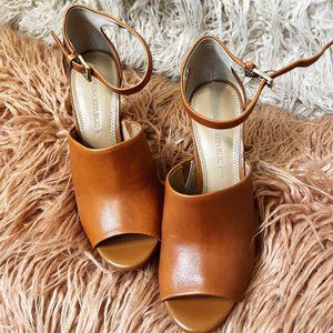 Banana Republic brown heels